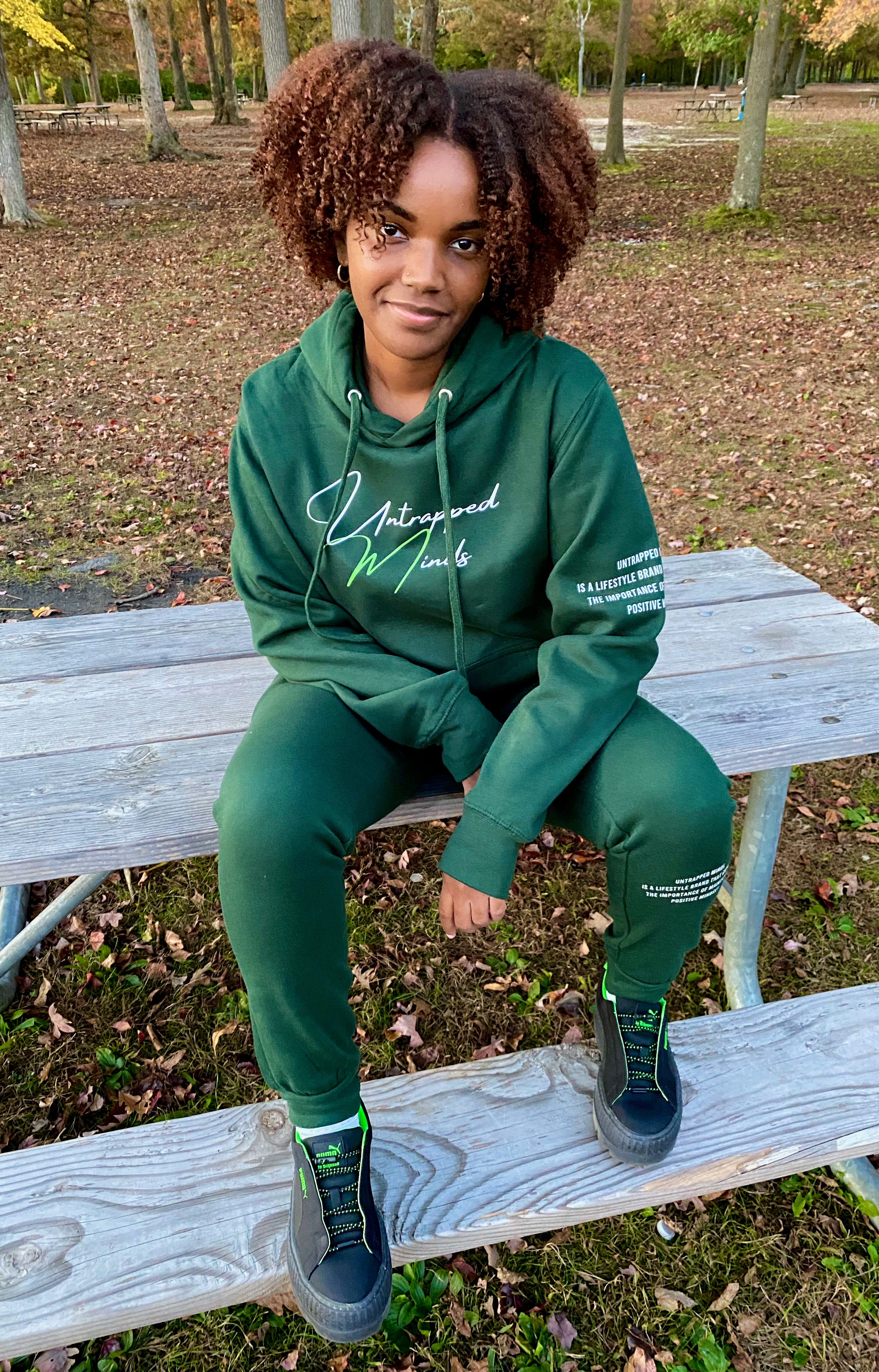 Hunter green nike discount sweatsuit